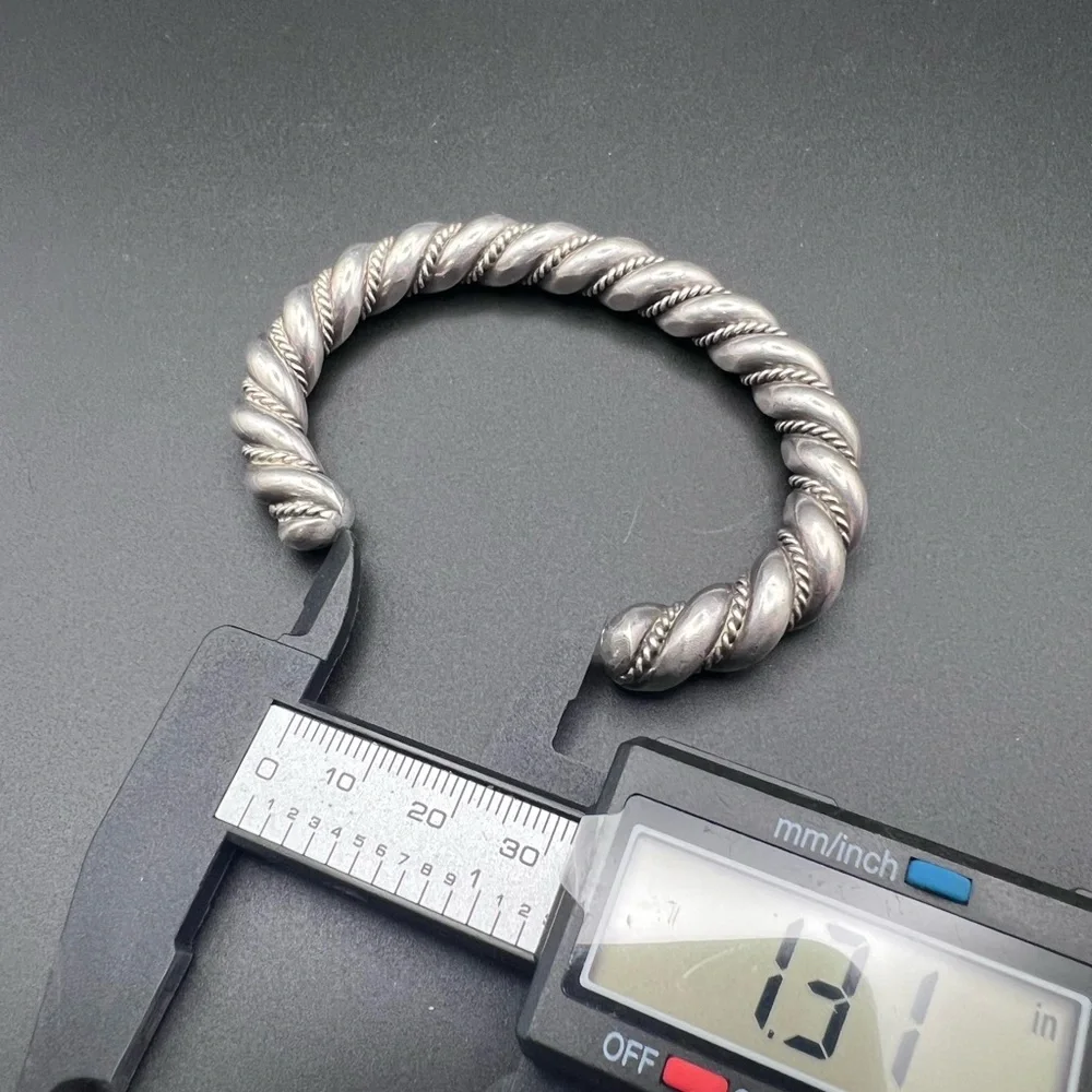 92 gram Native American Sterling Silver Twist Rope Cuff - Picture 3 of 8